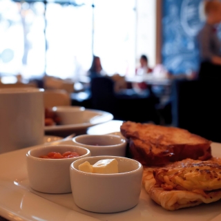 Café da Manhã Personalizado: Um Toque Especial para sua Corporação Alimentação para Corporações Votorantim Almoço e Jantar terceirizado Itu